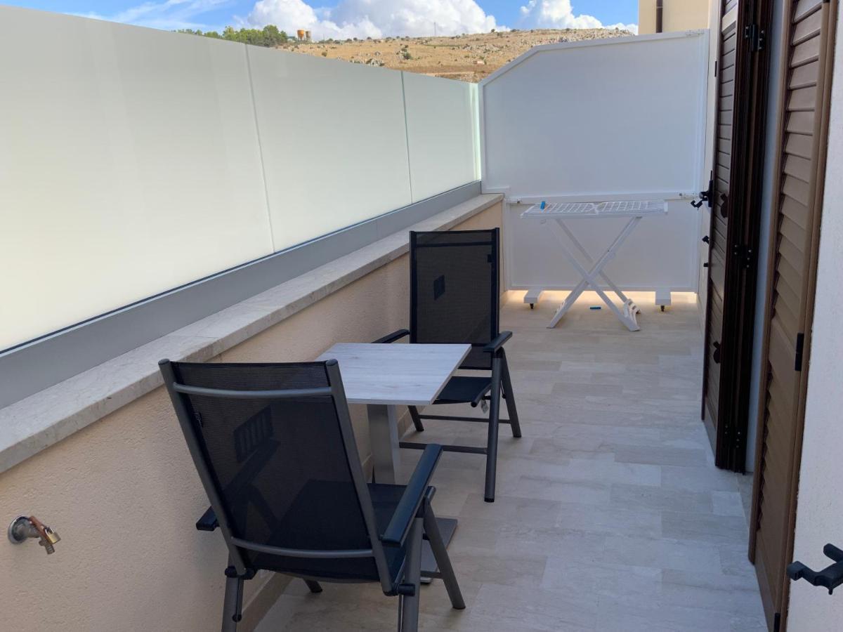 Oasi Nel Deserto Bed & Breakfast Custonaci Exterior foto